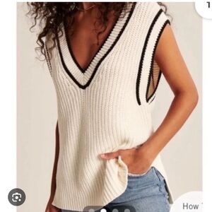 Abercrombie Oversized Sweater Vest size small